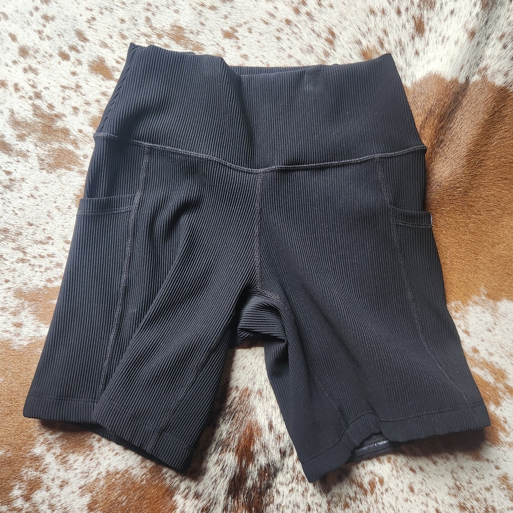 CVG Ribbed Short 7 Inch Black Small